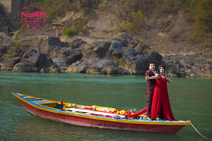 Couple on a pre-wedding photoshoot outdoors